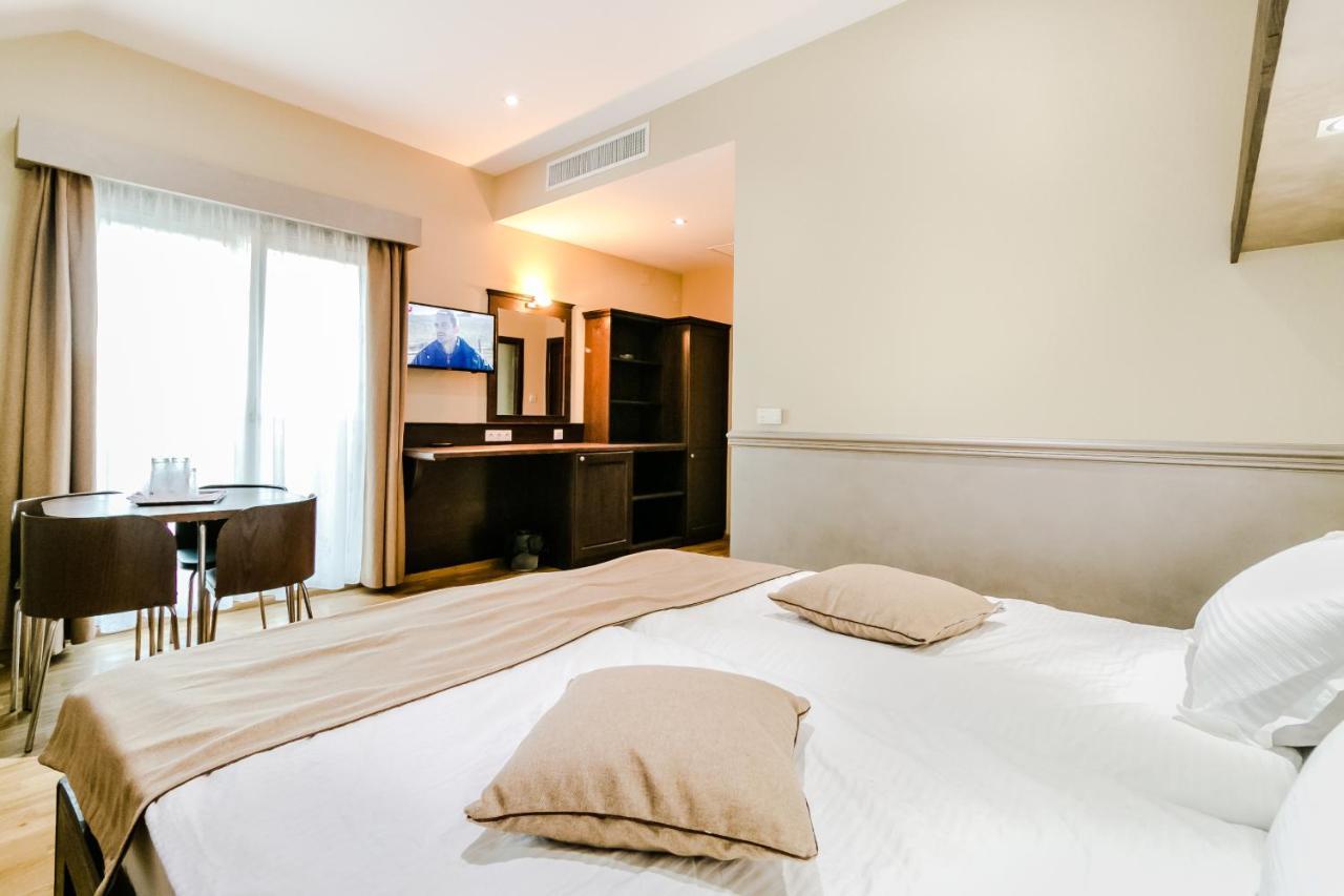 Pucioasa Hotel Marina מראה חיצוני תמונה