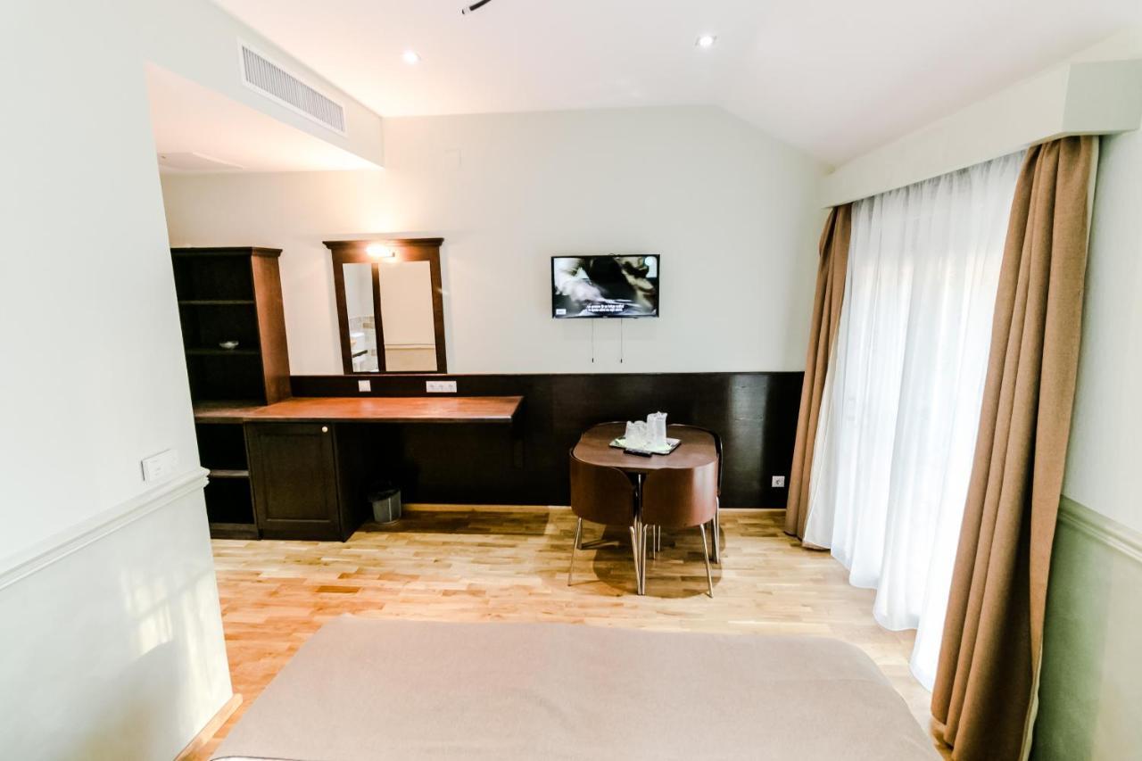 Pucioasa Hotel Marina מראה חיצוני תמונה