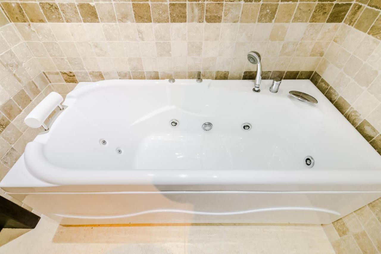 Pucioasa Hotel Marina מראה חיצוני תמונה
